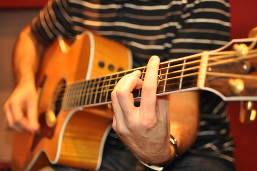 12 Kênh Bài Học Guitar Hay Nhất Trên YouTube Hiện Nay