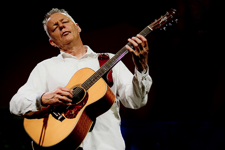 Khám Phá Bộ Dụng Cụ Guitar Đặc Biệt Của Tommy Emmanuel