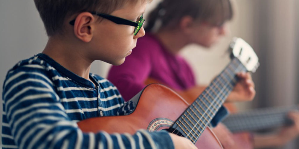 Chọn Đàn Guitar Giá Rẻ Nào Cho Bé/Trẻ Em?