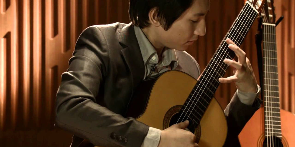 Đàn Guitar Sản Xuất Tại Nhật Bản