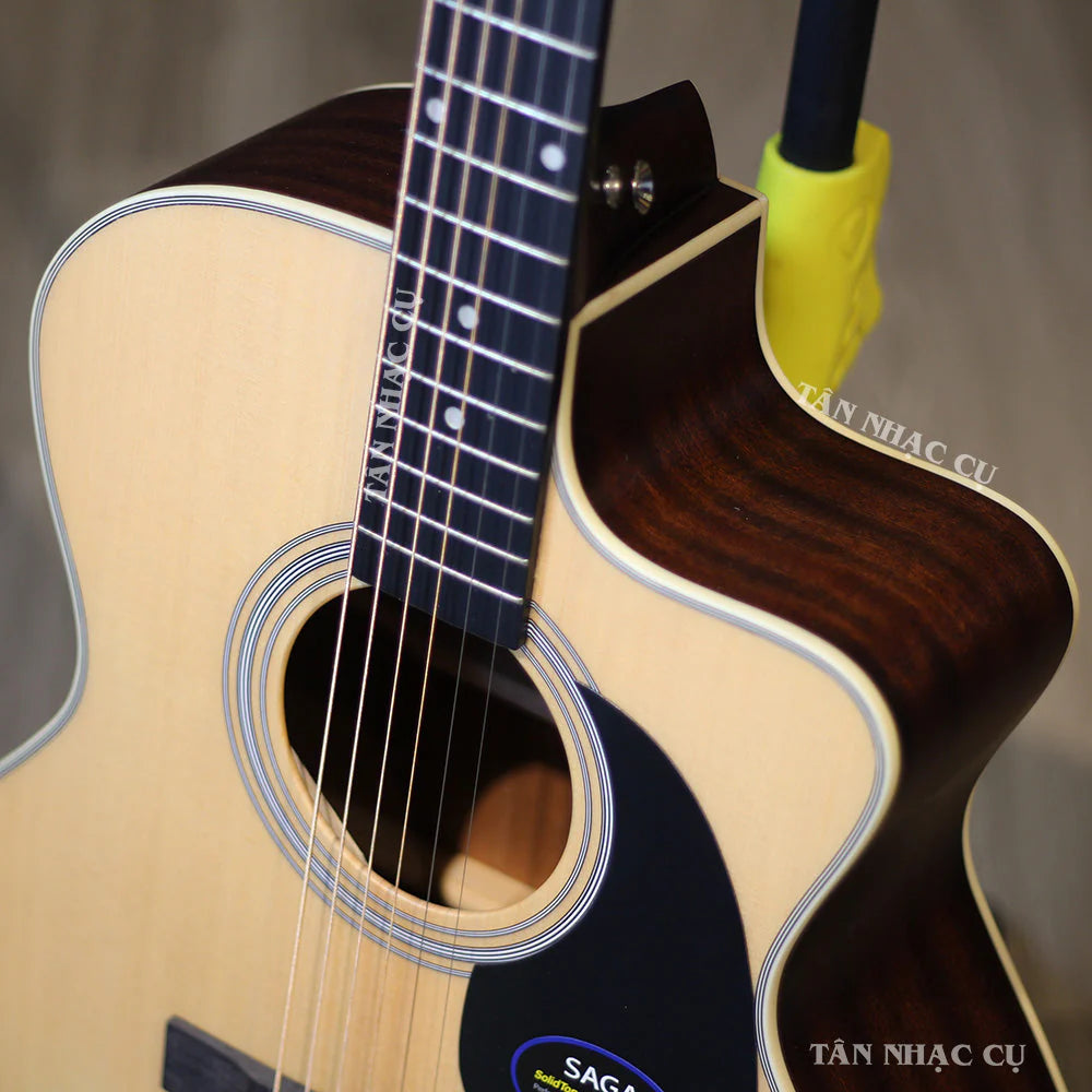 Đàn Guitar Acoustic Saga SF700GC
