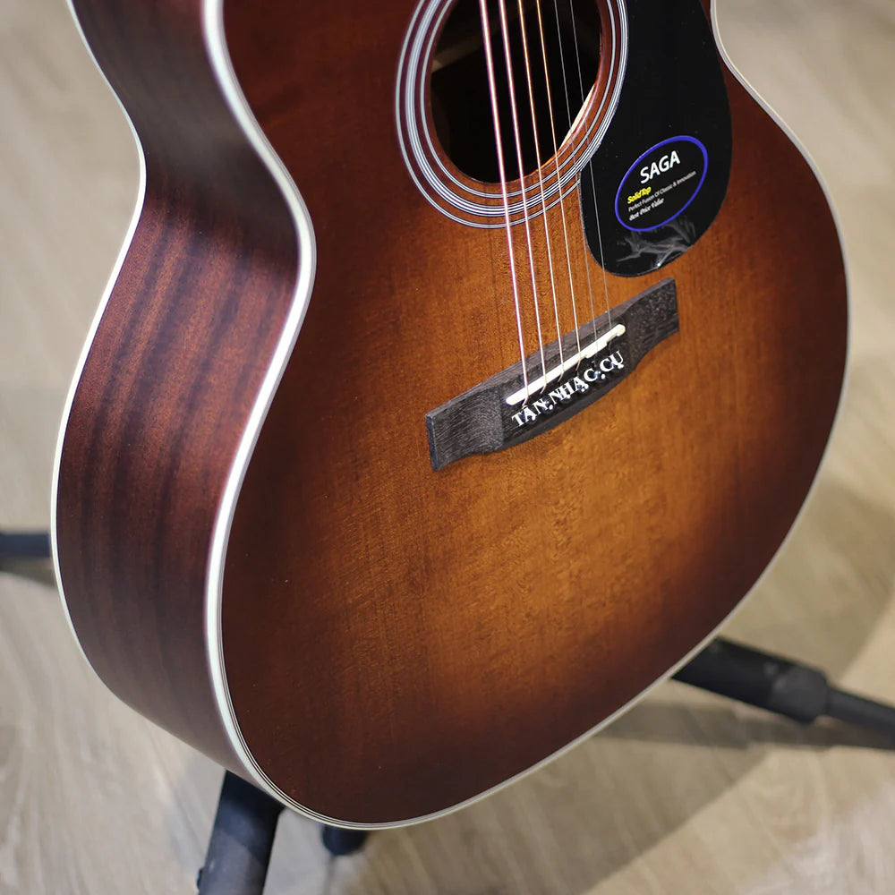 Đàn Guitar Acoustic Saga SF700GC