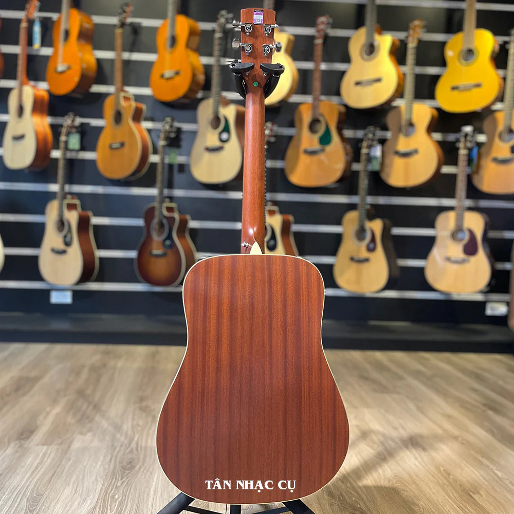 Đàn Guitar Acoustic Saga SF700
