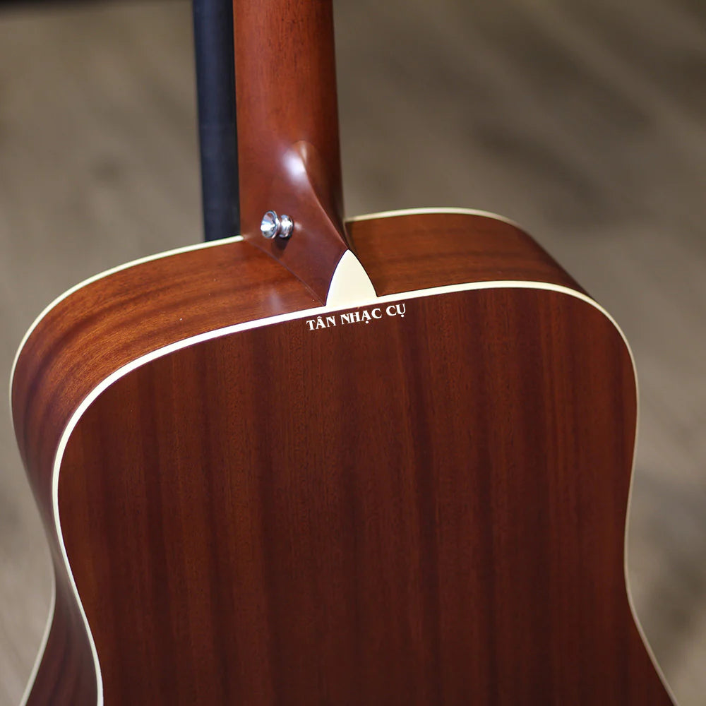 Đàn Guitar Acoustic Saga SF700