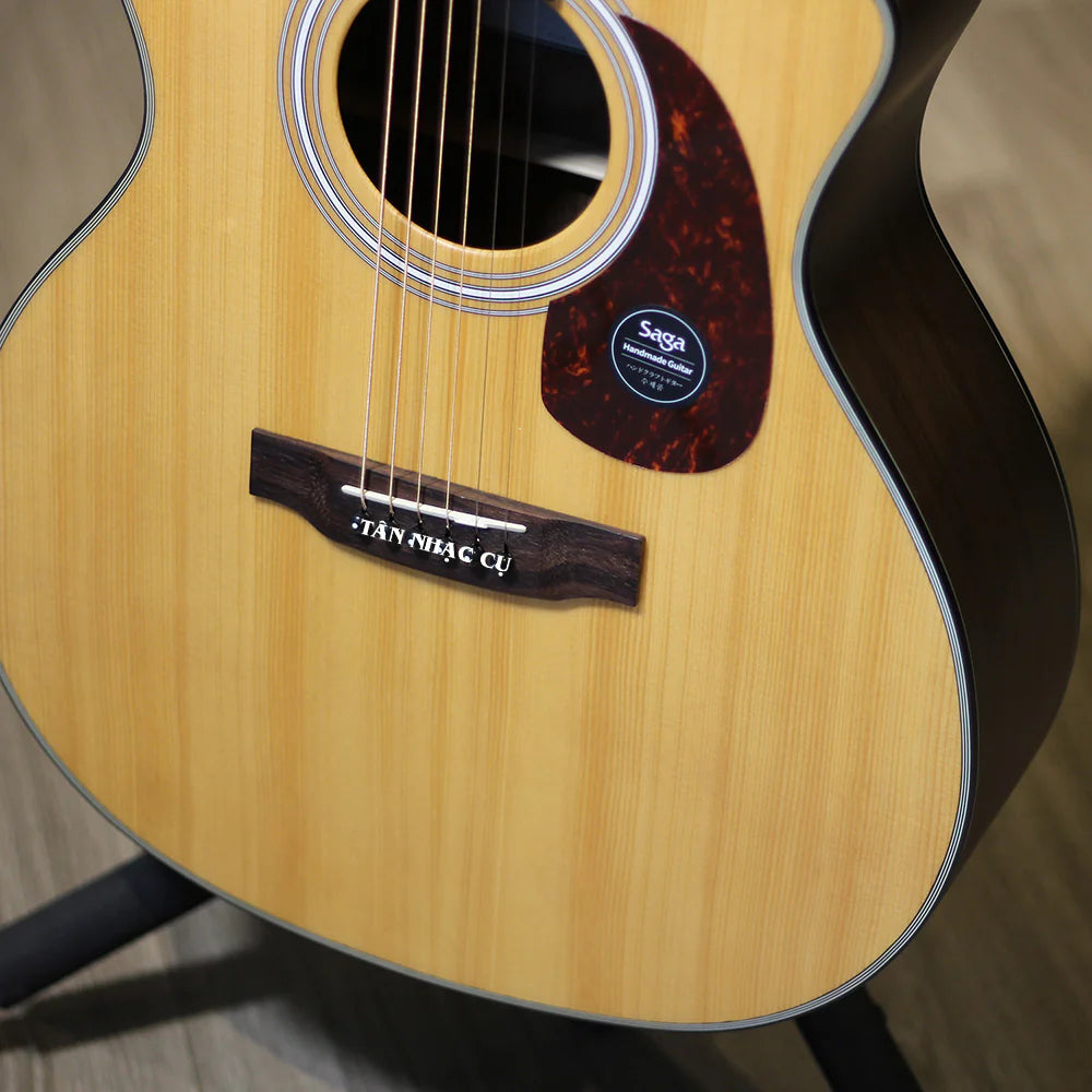 Đàn Guitar Acoustic Saga SF800GCE
