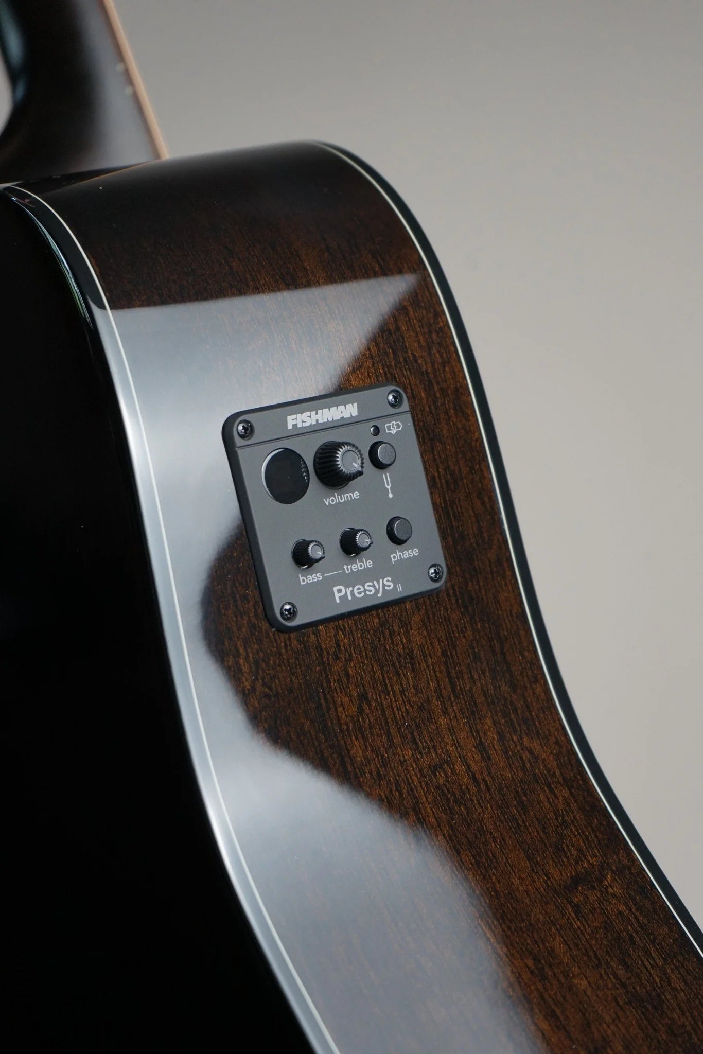 Đàn Guitar Acoustic Saga SF830GCE