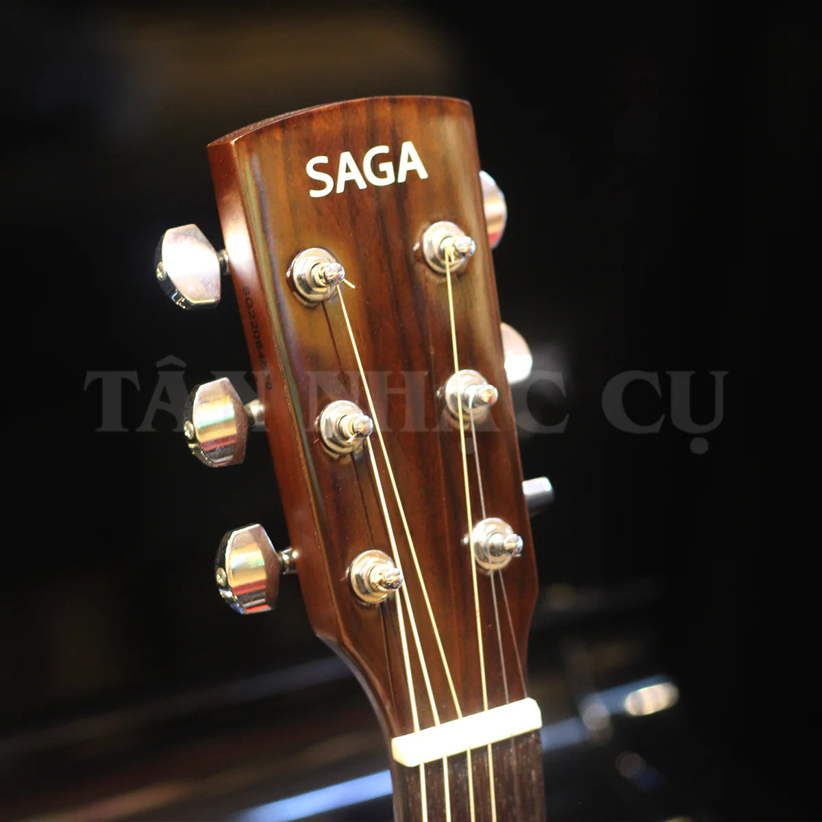 Đàn Guitar Acoustic Saga SF830GCE