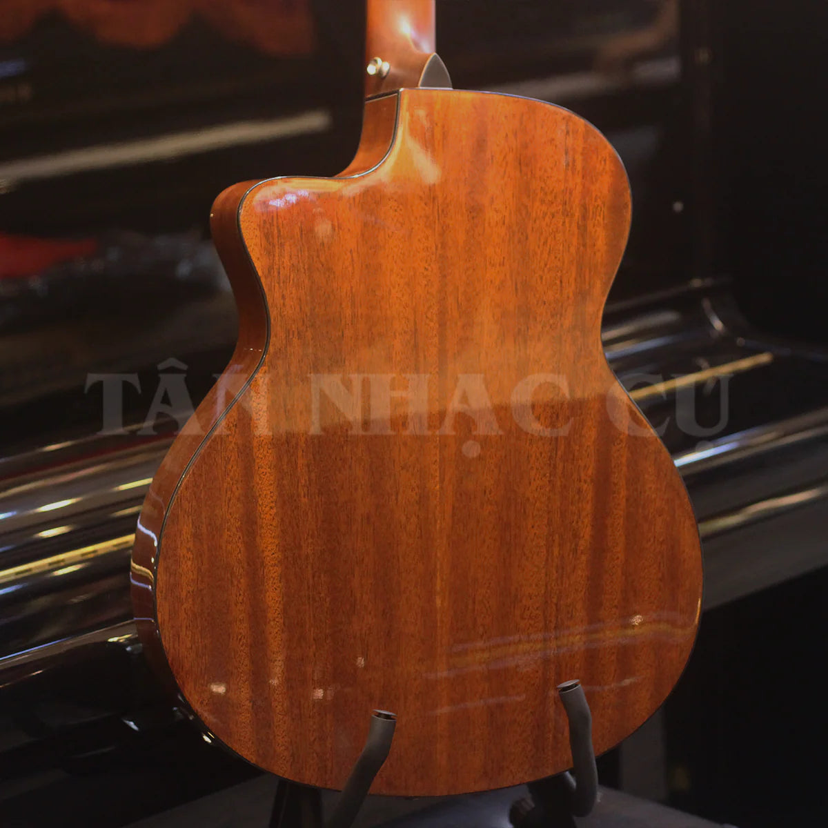 Đàn Guitar Acoustic Saga SF830GCE