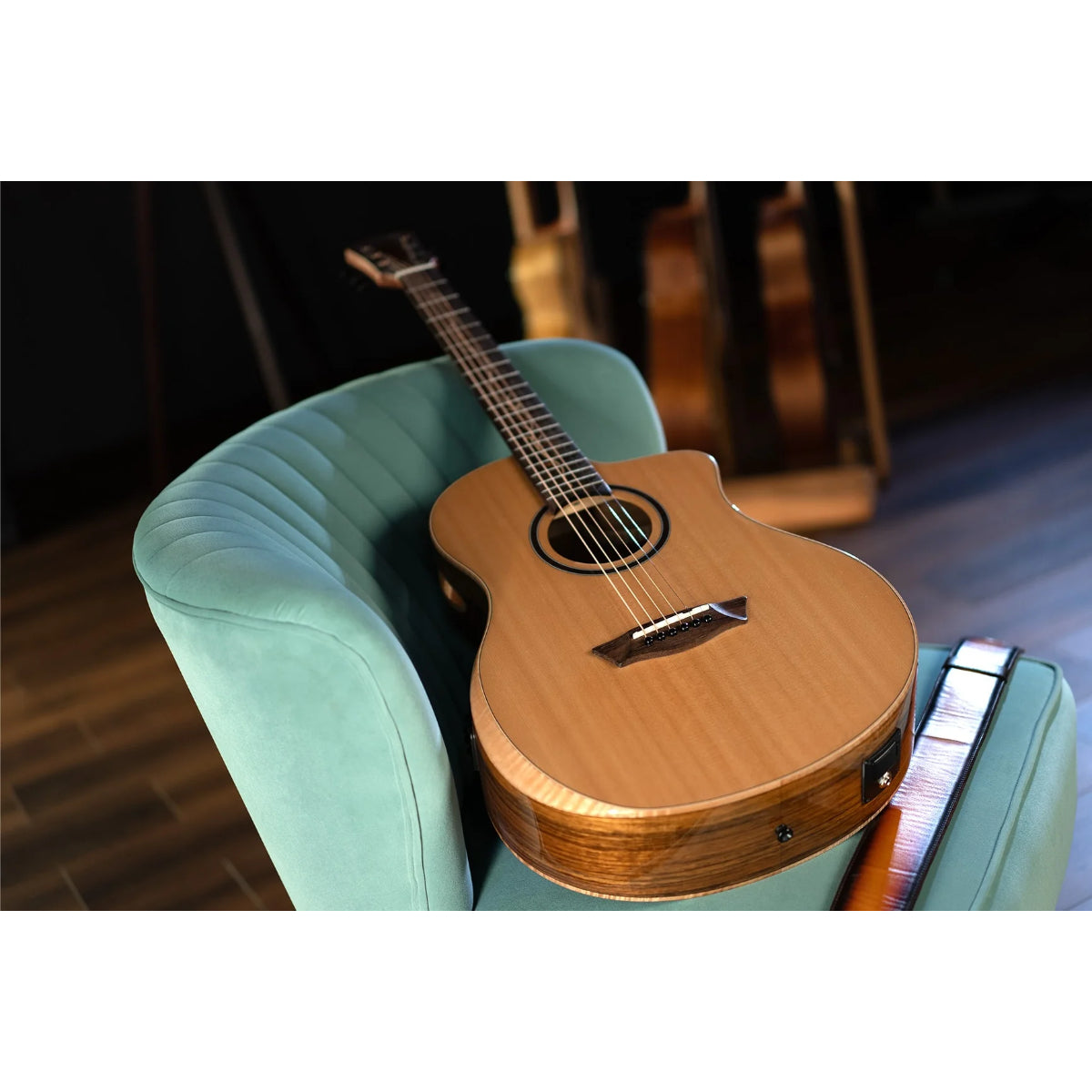 Đàn Guitar Acoustic Washburn Bella Tono Suprema SC40SCE