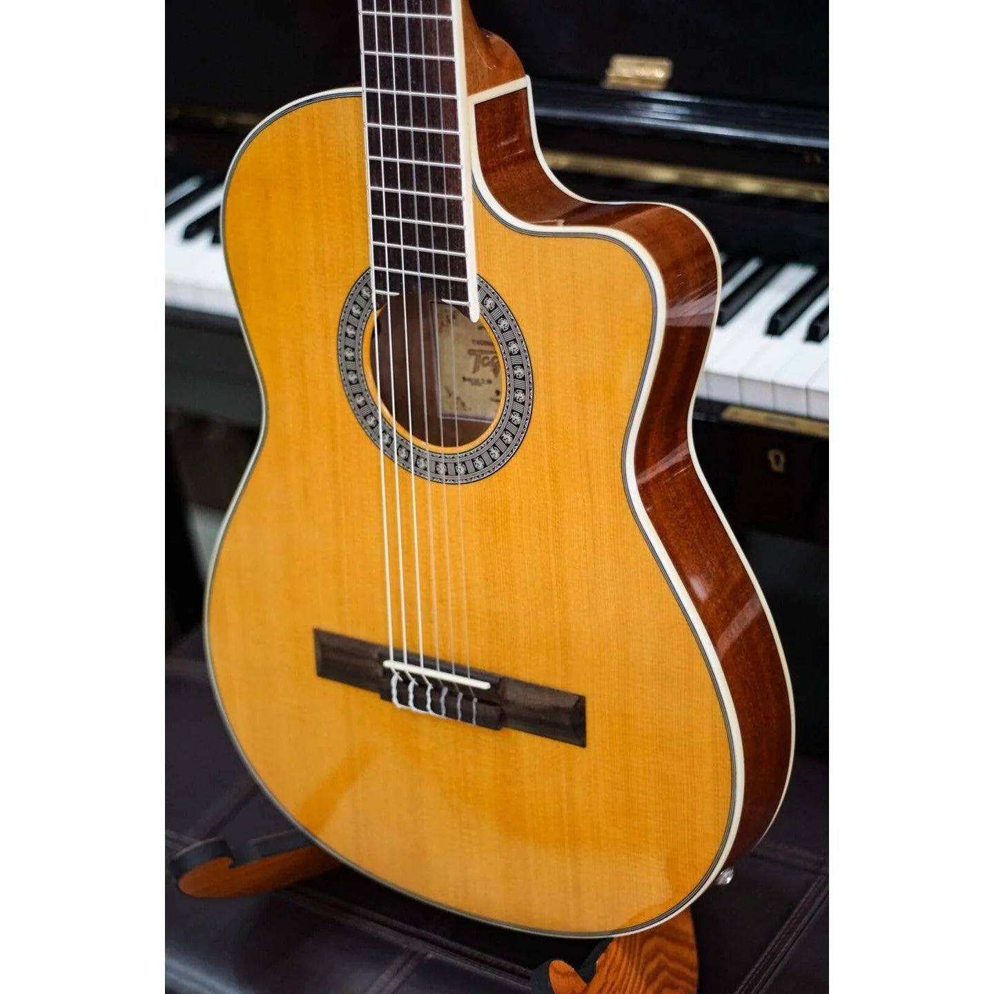 Đàn Guitar Classic Tagima Madrid