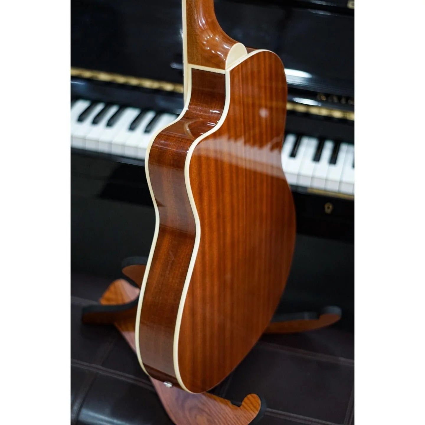Đàn Guitar Classic Tagima Madrid