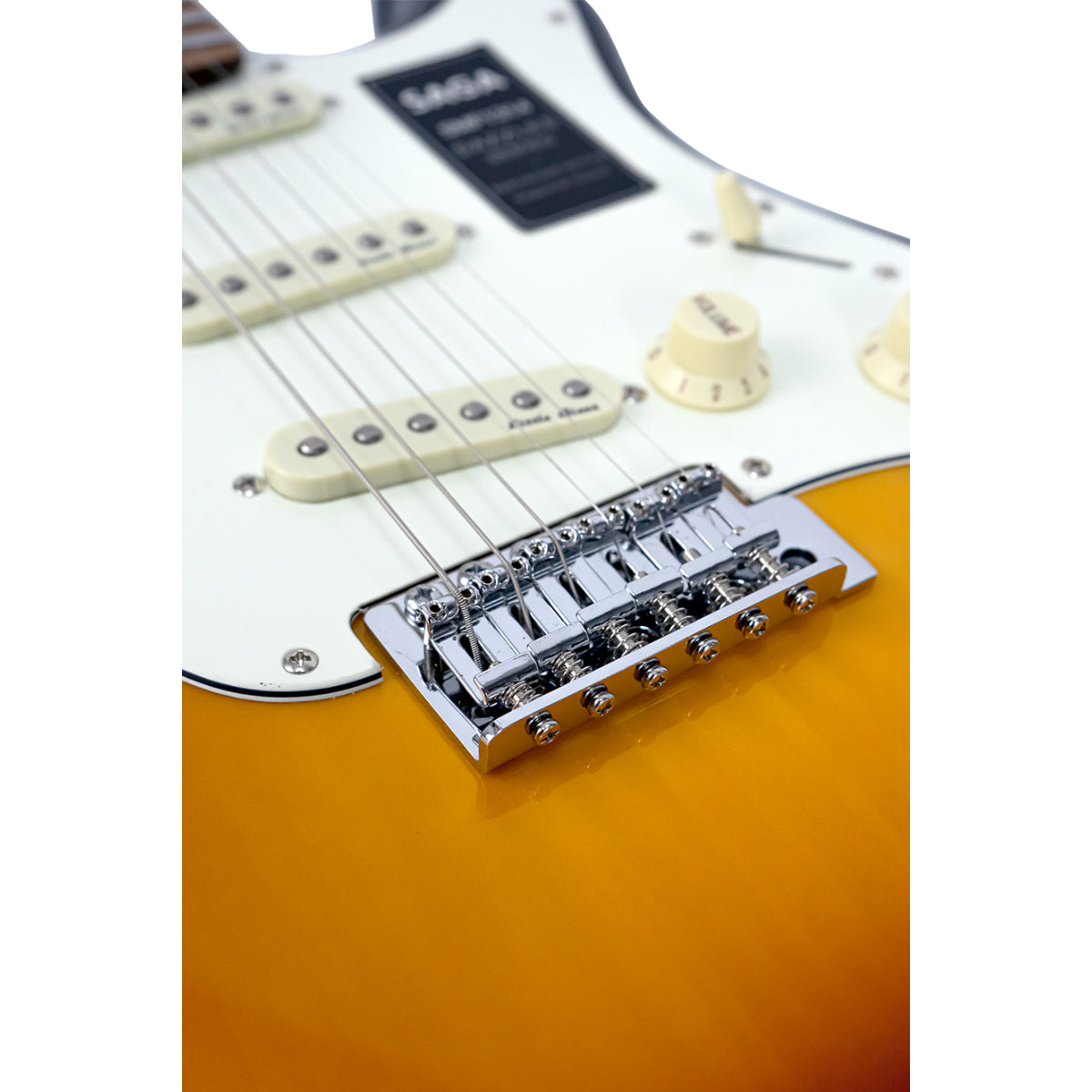 Đàn Guitar Điện Saga Dazzles Series SMF1314 SSS, Roasted Maple Fingerboard