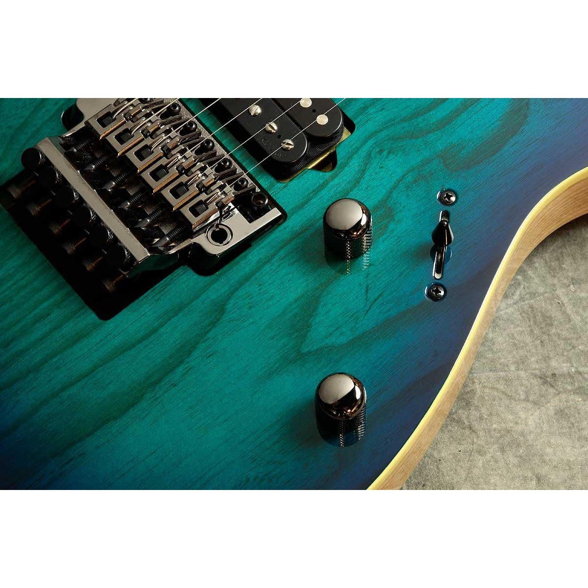 Đàn Guitar Điện Ibanez Prestige RG652AHM, HH, Nebula Green Burst