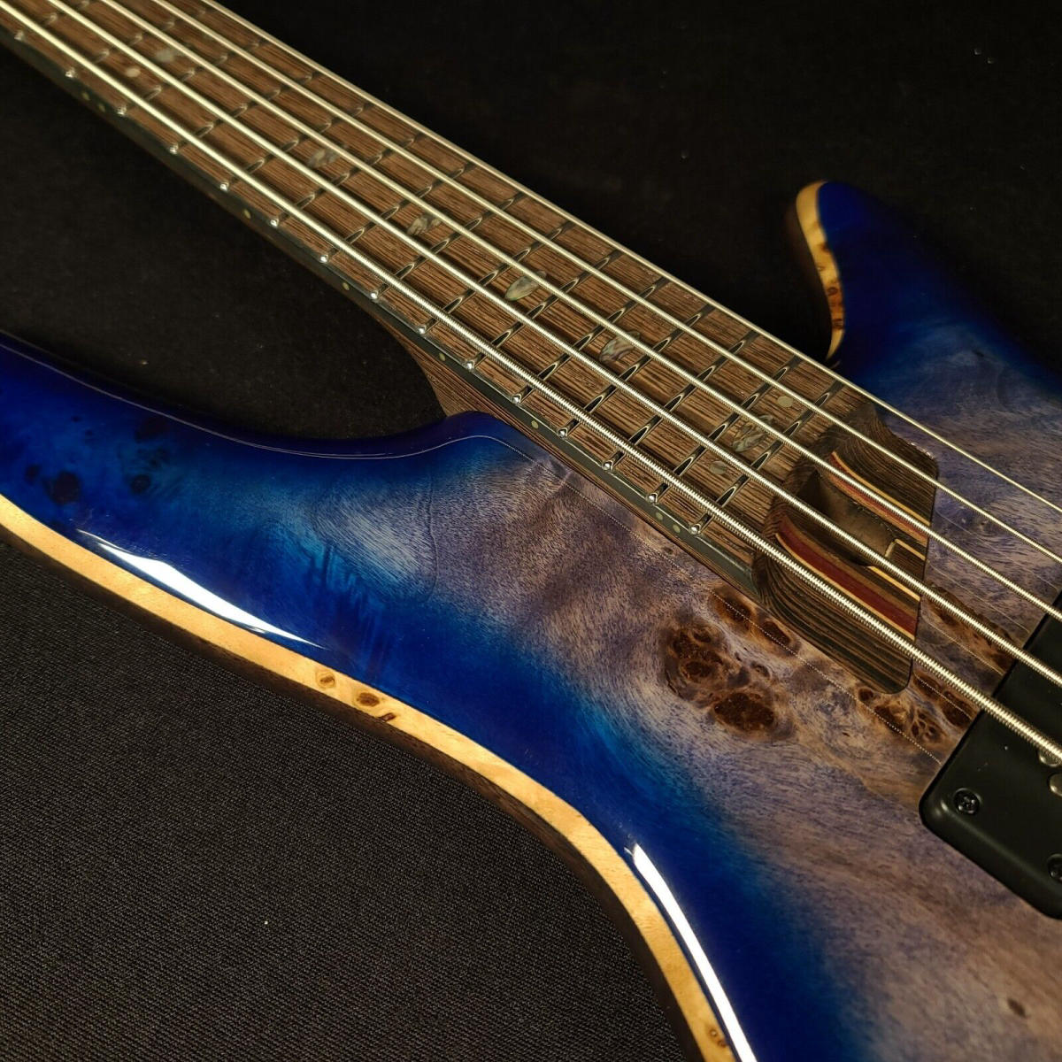 Đàn Guitar Bass 5-Dây Ibanez SR Premium, Ibanez SR2605, Cerulean Blue Burst w/Bag
