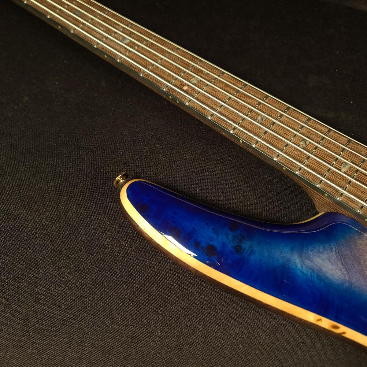 Đàn Guitar Bass 5-Dây Ibanez SR Premium, Ibanez SR2605, Cerulean Blue Burst w/Bag