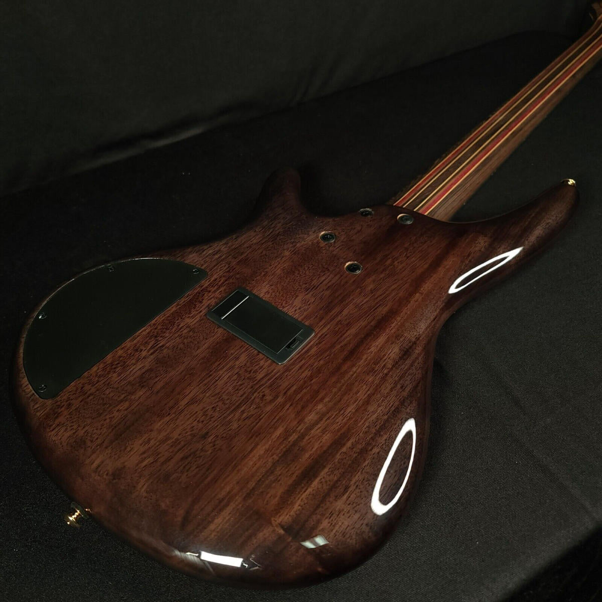 Đàn Guitar Bass 5-Dây Ibanez SR Premium, Ibanez SR2605, Cerulean Blue Burst w/Bag