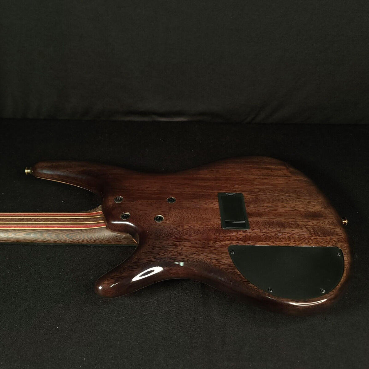 Đàn Guitar Bass 5-Dây Ibanez SR Premium, Ibanez SR2605, Cerulean Blue Burst w/Bag