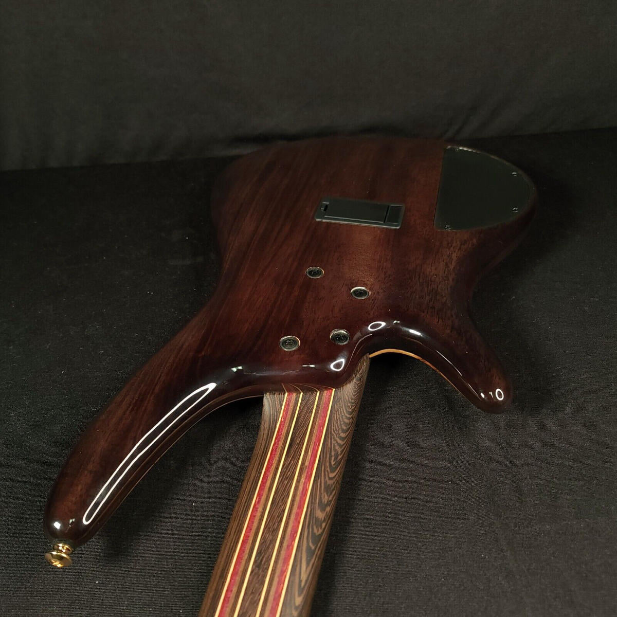 Đàn Guitar Bass 5-Dây Ibanez SR Premium, Ibanez SR2605, Cerulean Blue Burst w/Bag