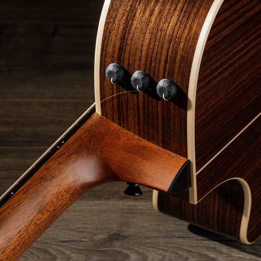 Guitar Taylor 812CE