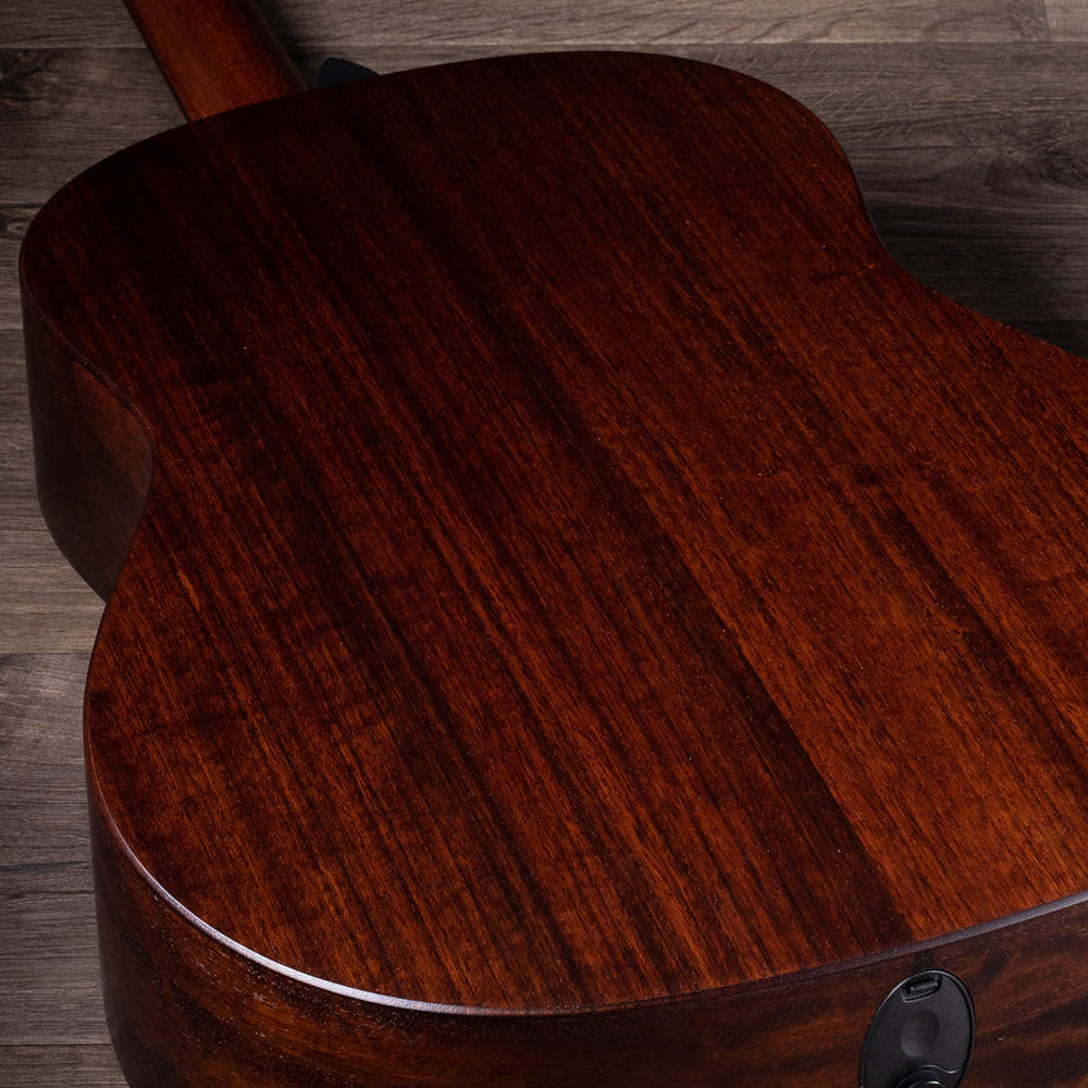 Guitar Taylor AD17E