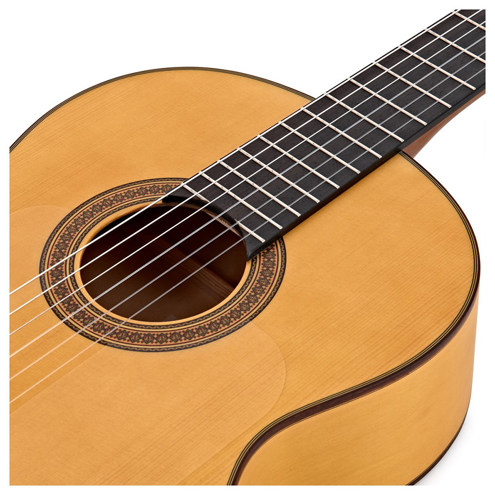 Guitar Yamaha CG182SF