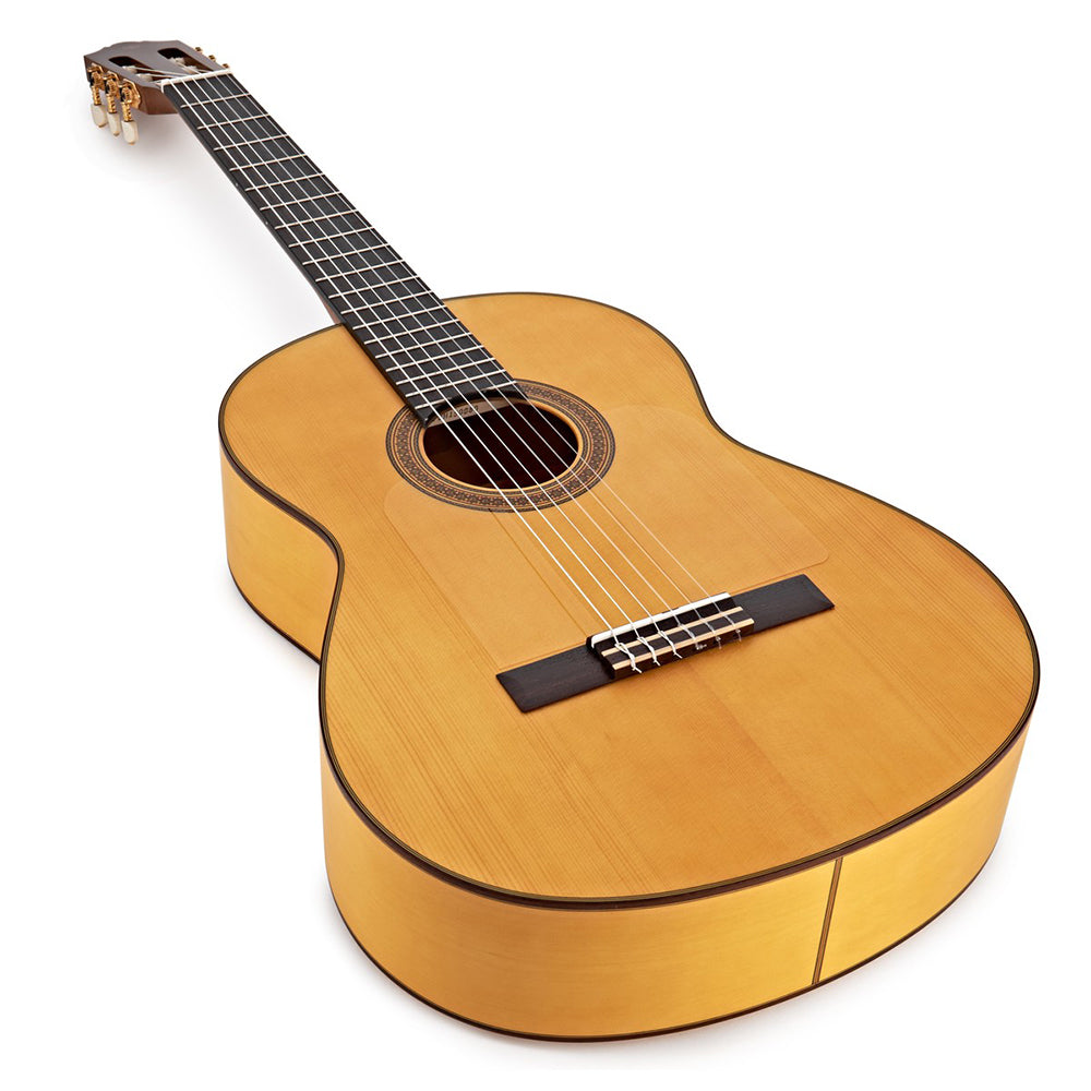 Guitar Yamaha CG182SF