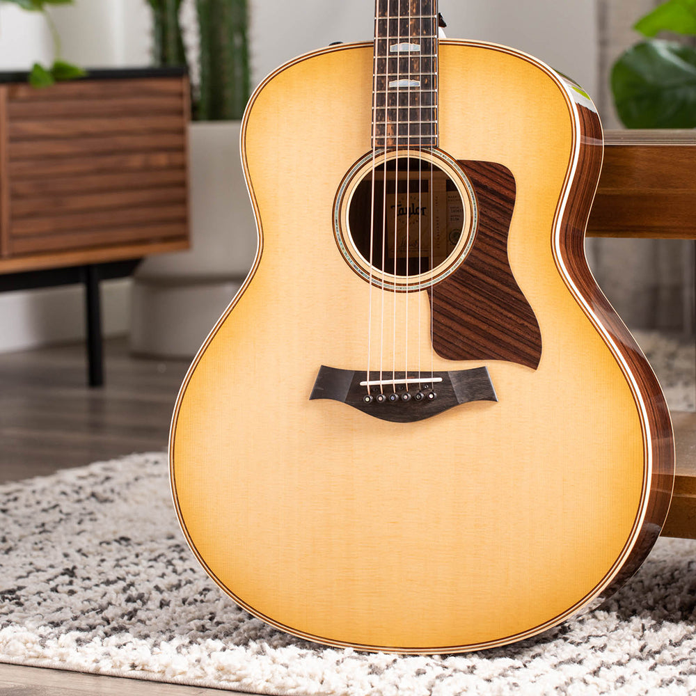 Guitar Taylor 818e