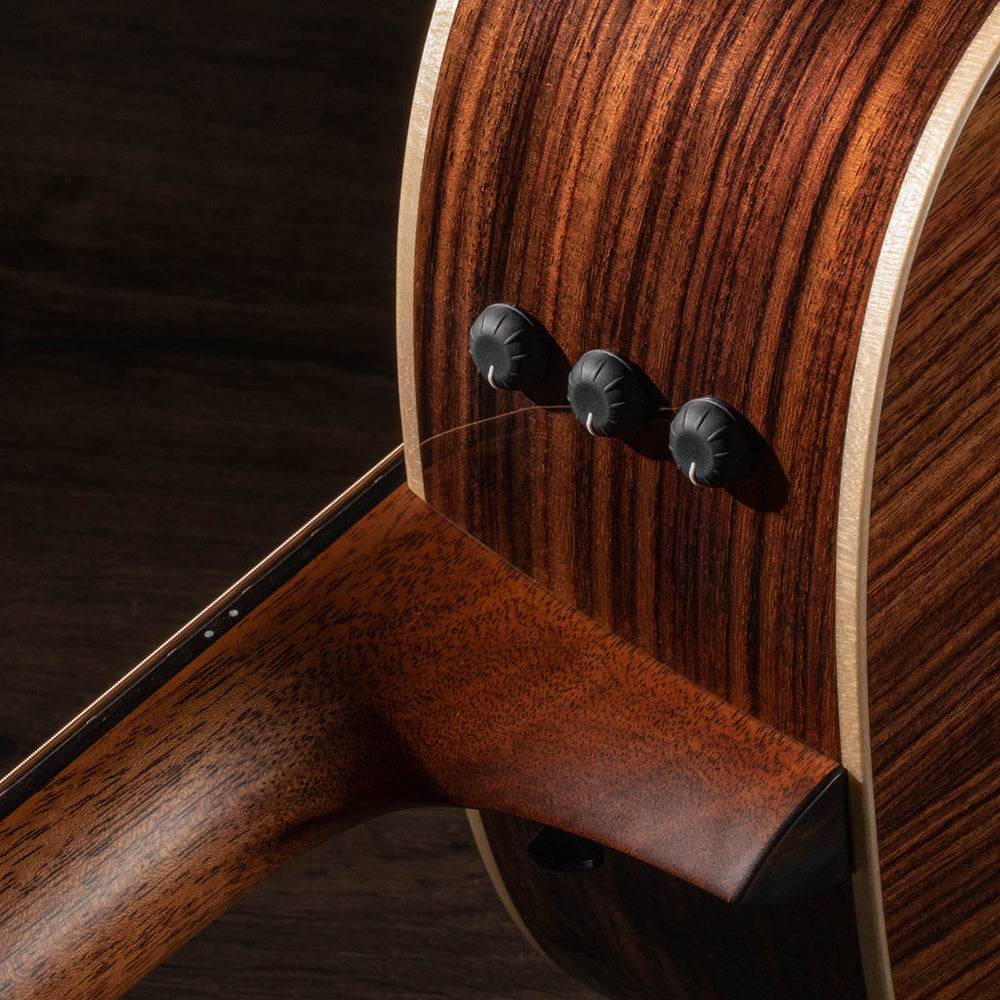 Guitar Taylor 818E
